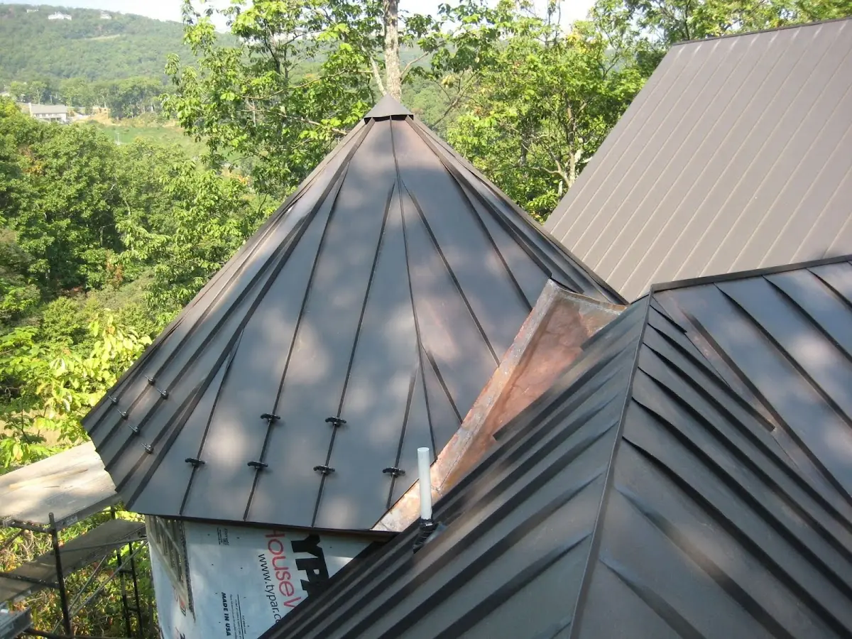 Professional Roof Tarp Installation by Craftsman Roofing in Straw-Smyth